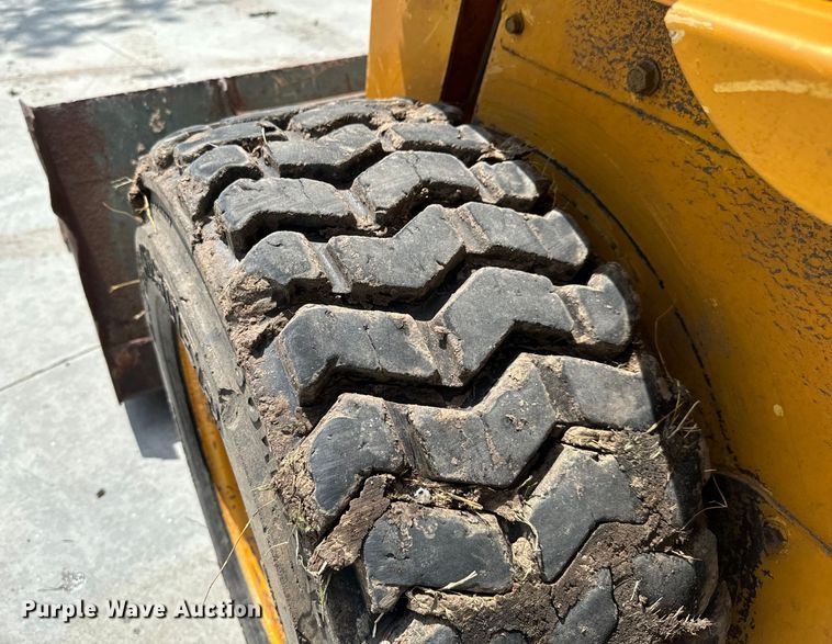 image for item MU9838 2010 Gehl 5640 Turbo E Series skid steer loader