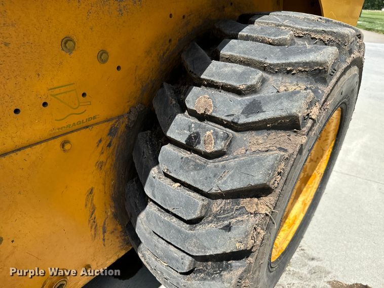 image for item MU9838 2010 Gehl 5640 Turbo E Series skid steer loader