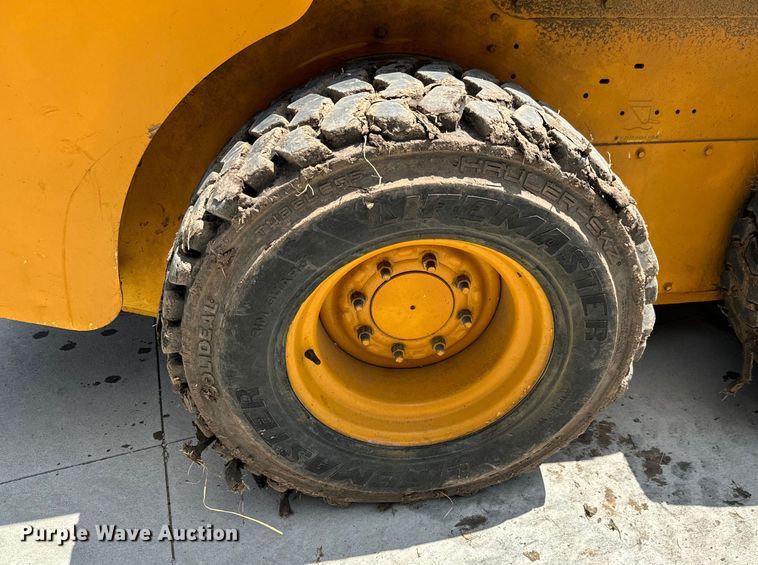 image for item MU9838 2010 Gehl 5640 Turbo E Series skid steer loader