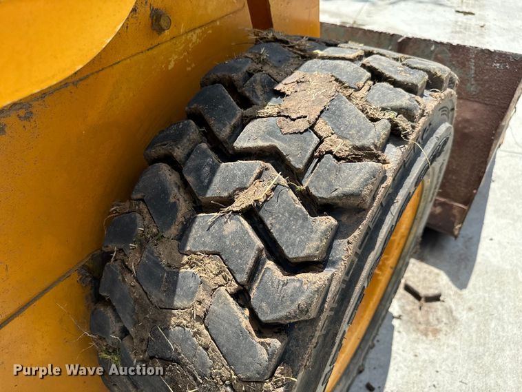 image for item MU9838 2010 Gehl 5640 Turbo E Series skid steer loader