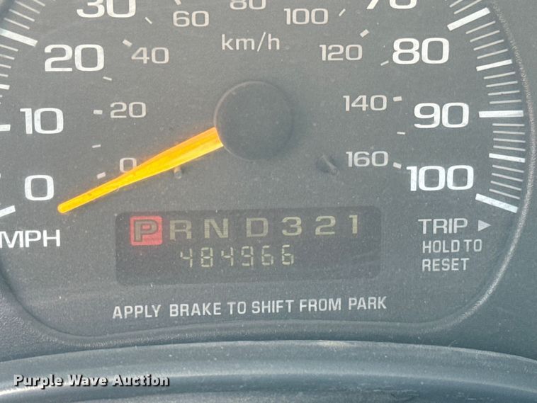 image for item MU9854 2000 Chevrolet  Express 3500 delivery truck