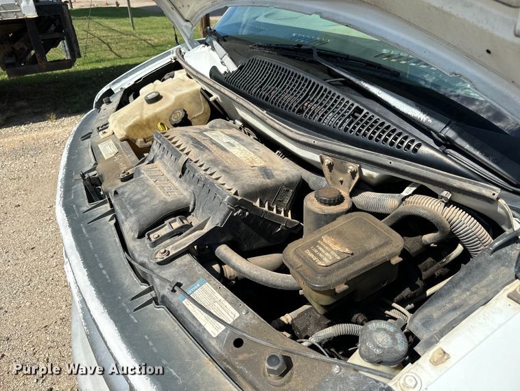 image for item MU9854 2000 Chevrolet  Express 3500 delivery truck