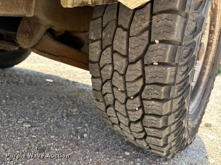 image for item MU9854 2000 Chevrolet  Express 3500 delivery truck