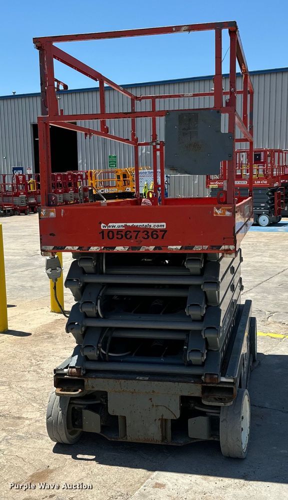 image for item MU9872 2017 SkyJack  SJIII 4740 scissor lift