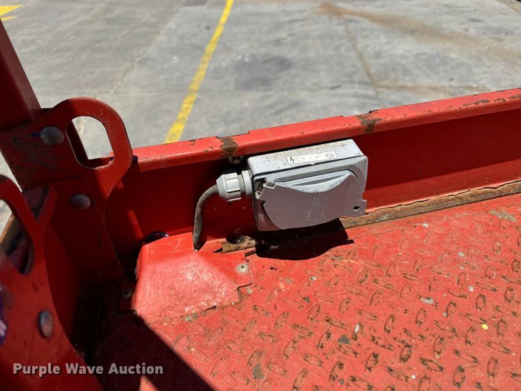 image for item MU9872 2017 SkyJack  SJIII 4740 scissor lift