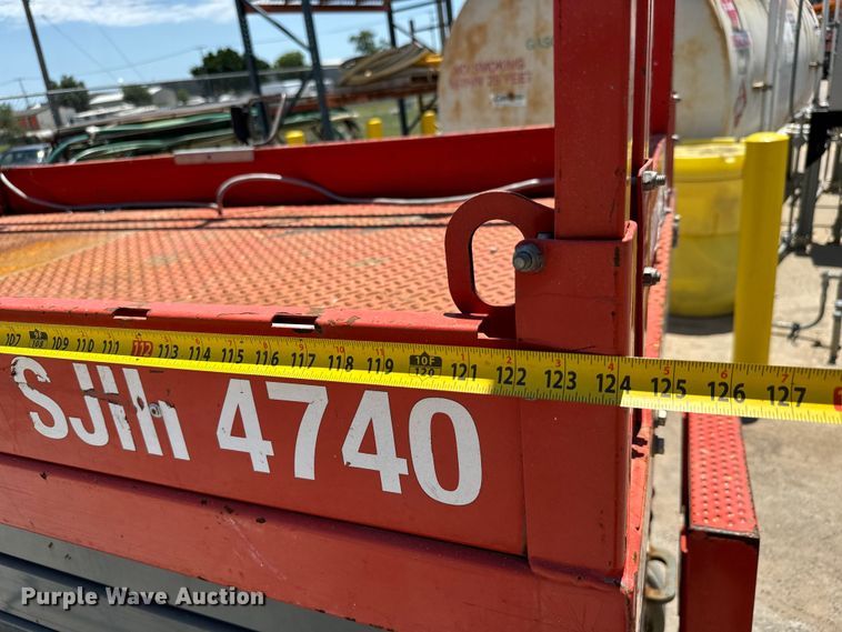 image for item MU9872 2017 SkyJack  SJIII 4740 scissor lift