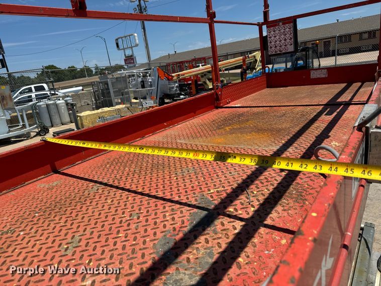 image for item MU9872 2017 SkyJack  SJIII 4740 scissor lift