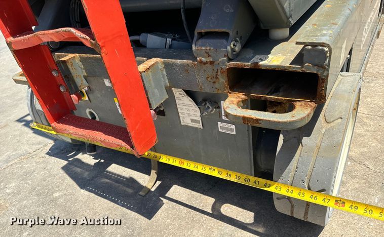 image for item MU9872 2017 SkyJack  SJIII 4740 scissor lift