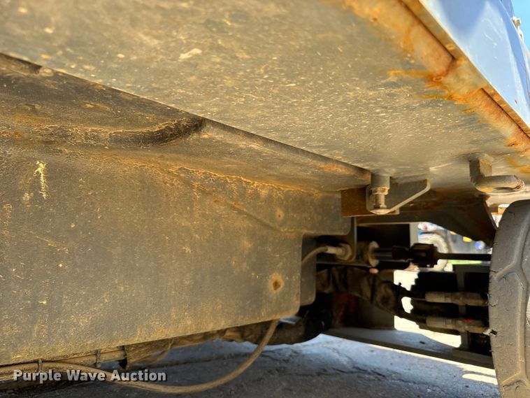 image for item MU9872 2017 SkyJack  SJIII 4740 scissor lift