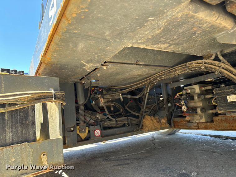 image for item MU9872 2017 SkyJack  SJIII 4740 scissor lift