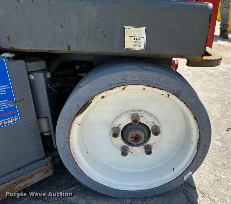 image for item MU9872 2017 SkyJack  SJIII 4740 scissor lift