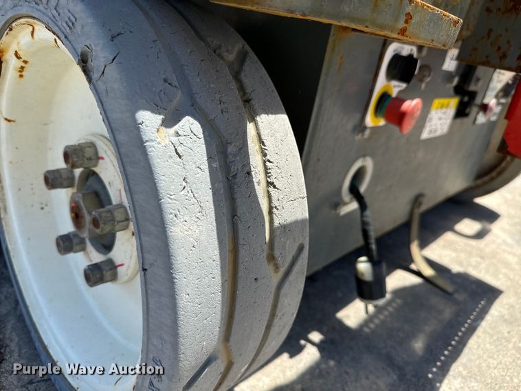 image for item MU9872 2017 SkyJack  SJIII 4740 scissor lift