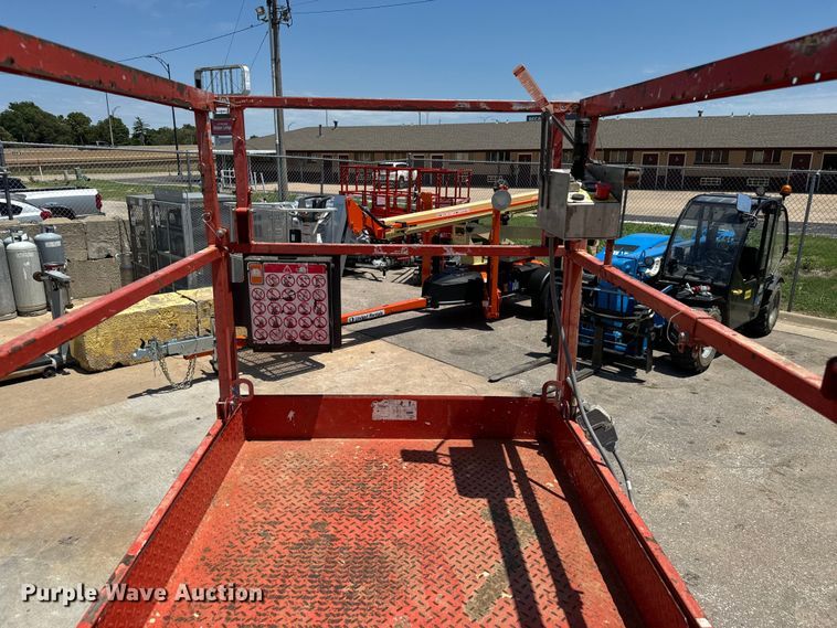 image for item MU9873 2018 SkyJack  SJIII 4740 scissor lift