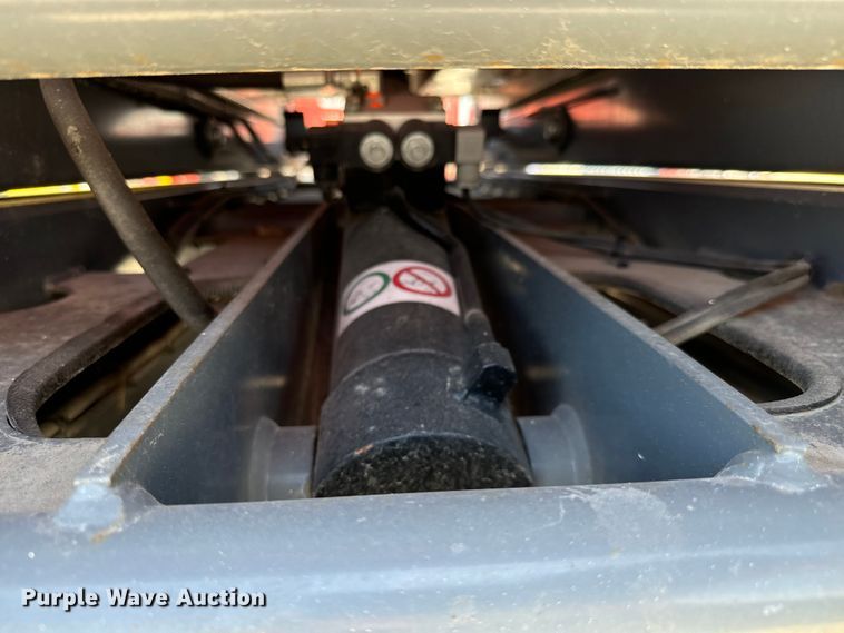 image for item MU9873 2018 SkyJack  SJIII 4740 scissor lift