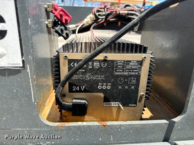 image for item MU9873 2018 SkyJack  SJIII 4740 scissor lift