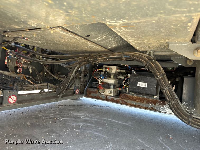 image for item MU9873 2018 SkyJack  SJIII 4740 scissor lift