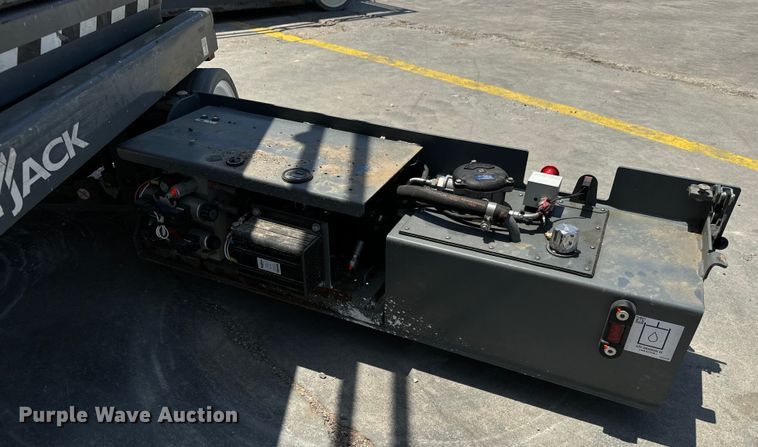 image for item MU9873 2018 SkyJack  SJIII 4740 scissor lift