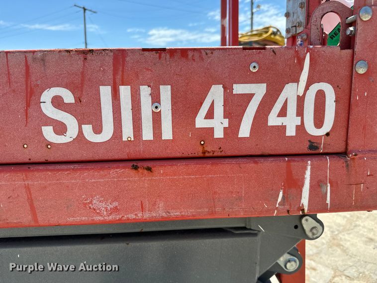 image for item MU9873 2018 SkyJack  SJIII 4740 scissor lift