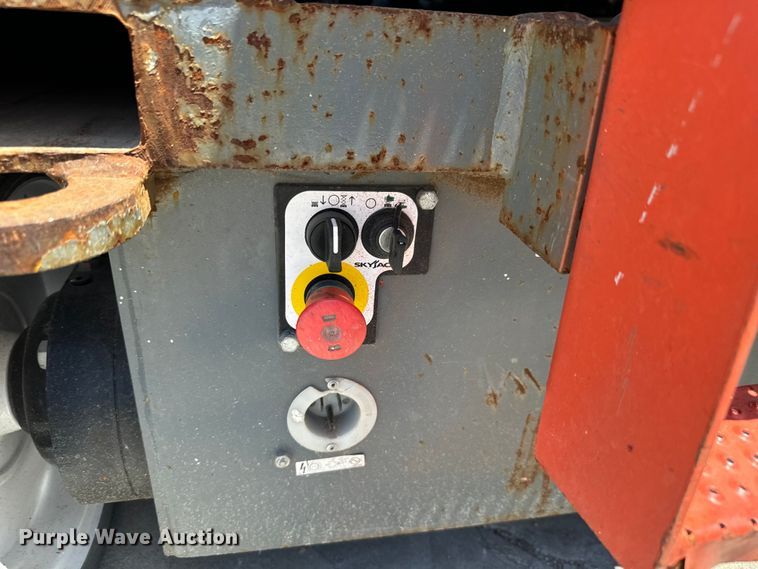 image for item MU9873 2018 SkyJack  SJIII 4740 scissor lift