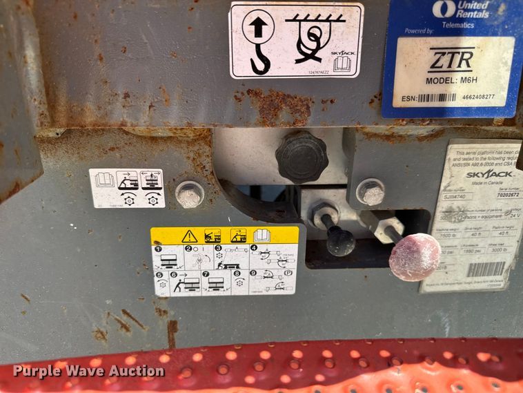 image for item MU9873 2018 SkyJack  SJIII 4740 scissor lift