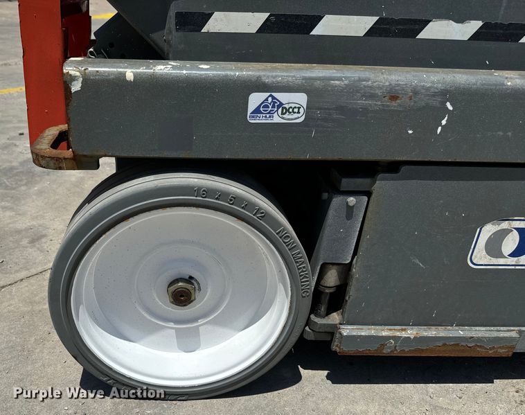 image for item MU9873 2018 SkyJack  SJIII 4740 scissor lift