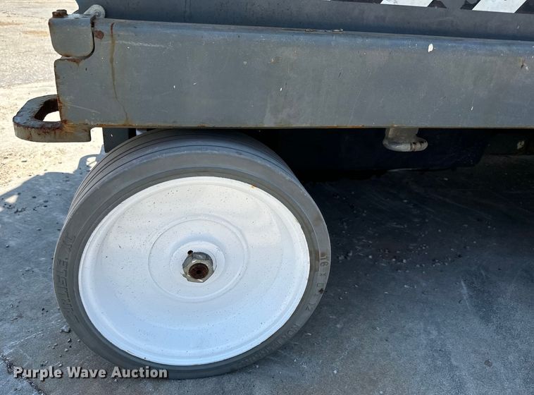 image for item MU9873 2018 SkyJack  SJIII 4740 scissor lift