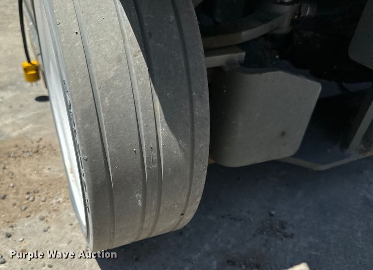 image for item MU9873 2018 SkyJack  SJIII 4740 scissor lift