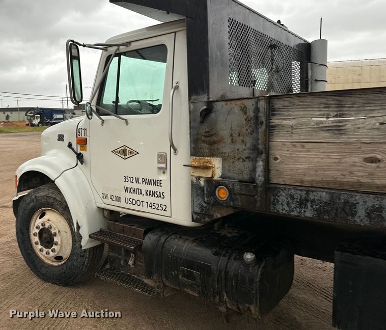 image for item NL9869 1998 International  4700 dump truck