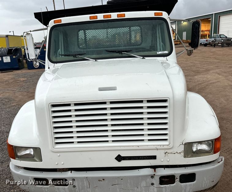 image for item NL9869 1998 International  4700 dump truck
