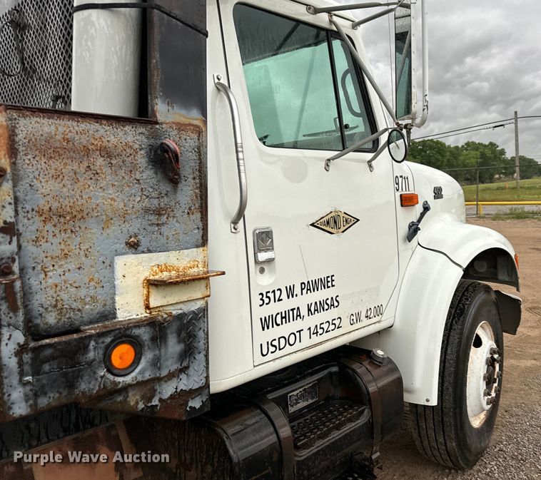 image for item NL9869 1998 International  4700 dump truck