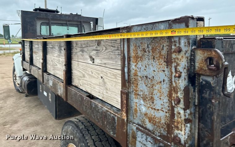 image for item NL9869 1998 International  4700 dump truck