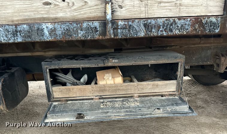 image for item NL9869 1998 International  4700 dump truck