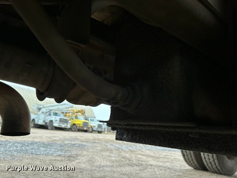 image for item NL9869 1998 International  4700 dump truck