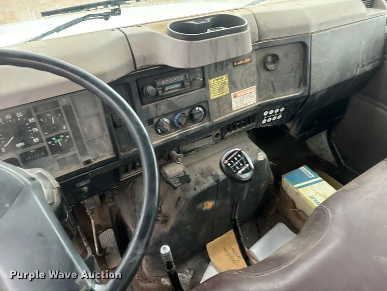 image for item NL9869 1998 International  4700 dump truck