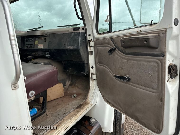 image for item NL9869 1998 International  4700 dump truck