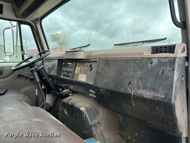 image for item NL9869 1998 International  4700 dump truck