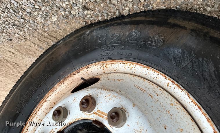 image for item NL9869 1998 International  4700 dump truck