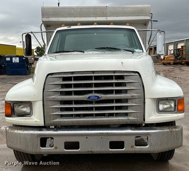 image for item NL9872 1995 Ford F800 dump truck