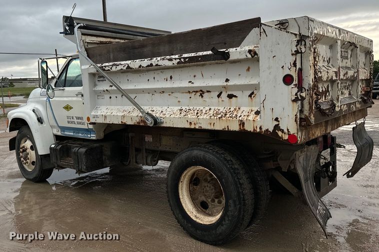 image for item NL9872 1995 Ford F800 dump truck