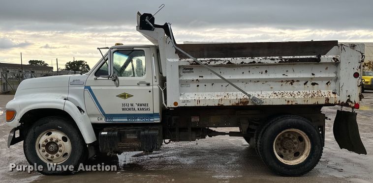 image for item NL9872 1995 Ford F800 dump truck