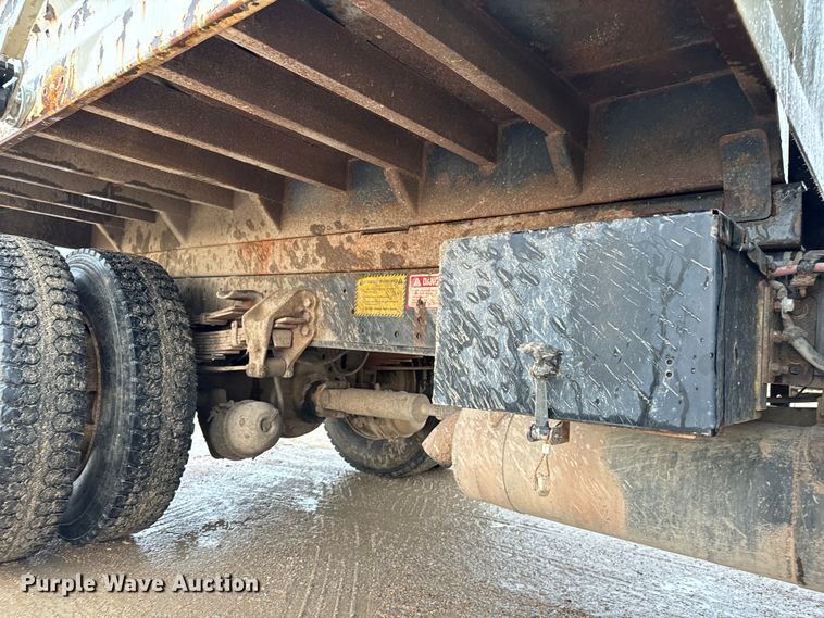 image for item NL9872 1995 Ford F800 dump truck