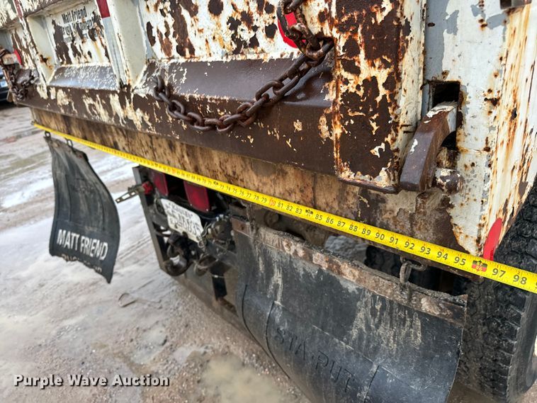 image for item NL9872 1995 Ford F800 dump truck