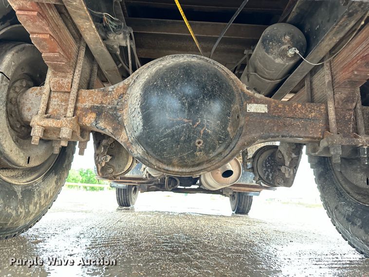 image for item NL9872 1995 Ford F800 dump truck