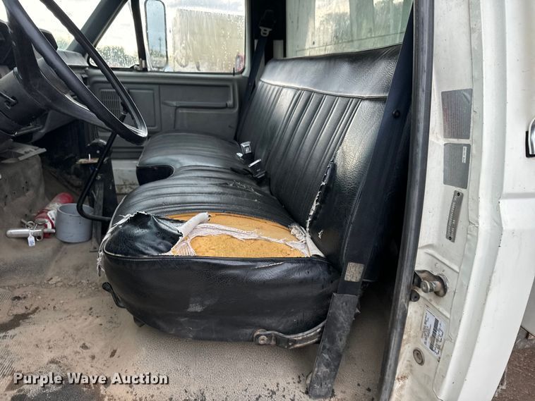 image for item NL9872 1995 Ford F800 dump truck