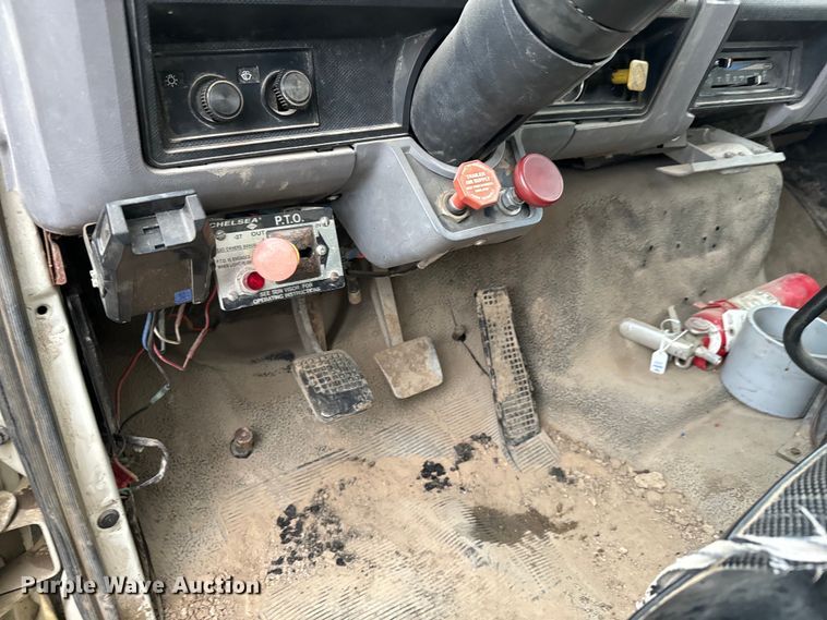 image for item NL9872 1995 Ford F800 dump truck