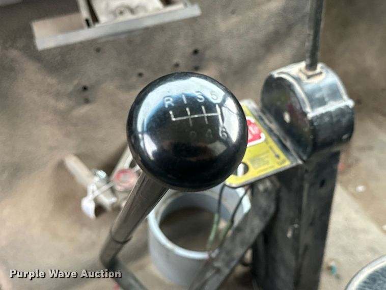 image for item NL9872 1995 Ford F800 dump truck