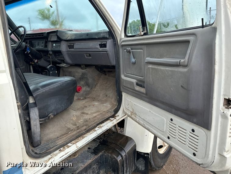 image for item NL9872 1995 Ford F800 dump truck