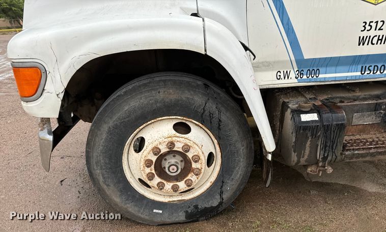 image for item NL9872 1995 Ford F800 dump truck