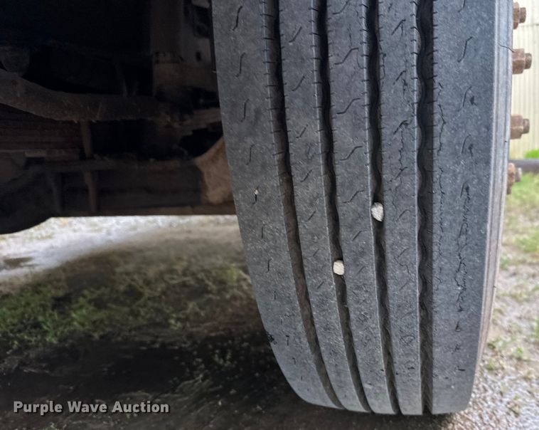 image for item NL9872 1995 Ford F800 dump truck