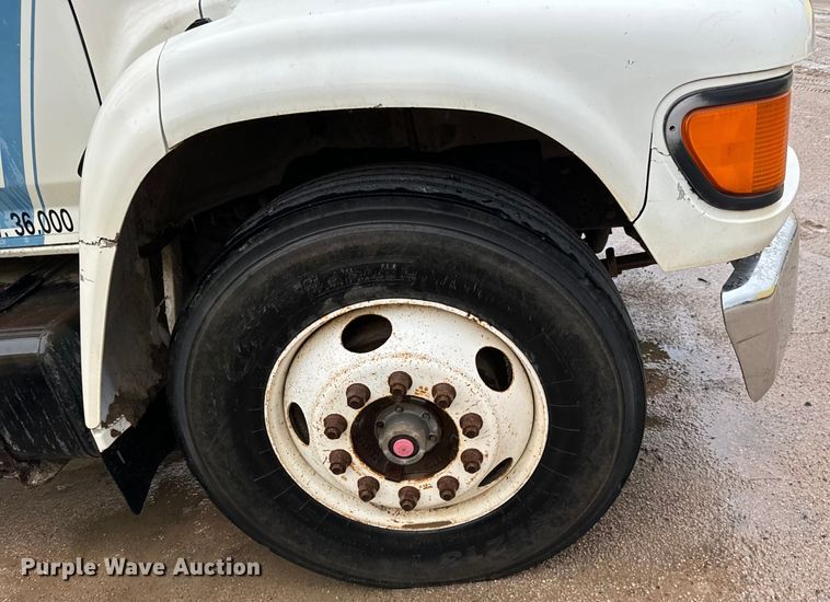 image for item NL9872 1995 Ford F800 dump truck